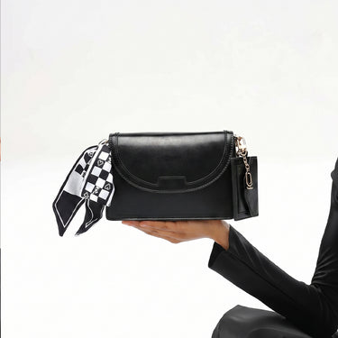 Fyor BD 114 Shoulder Bags #color_black