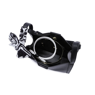 FYOR Shoulder Bag #color_black