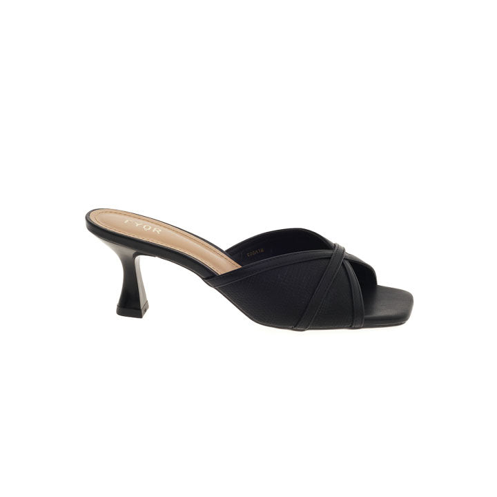 Open toe outlet black kitten heels